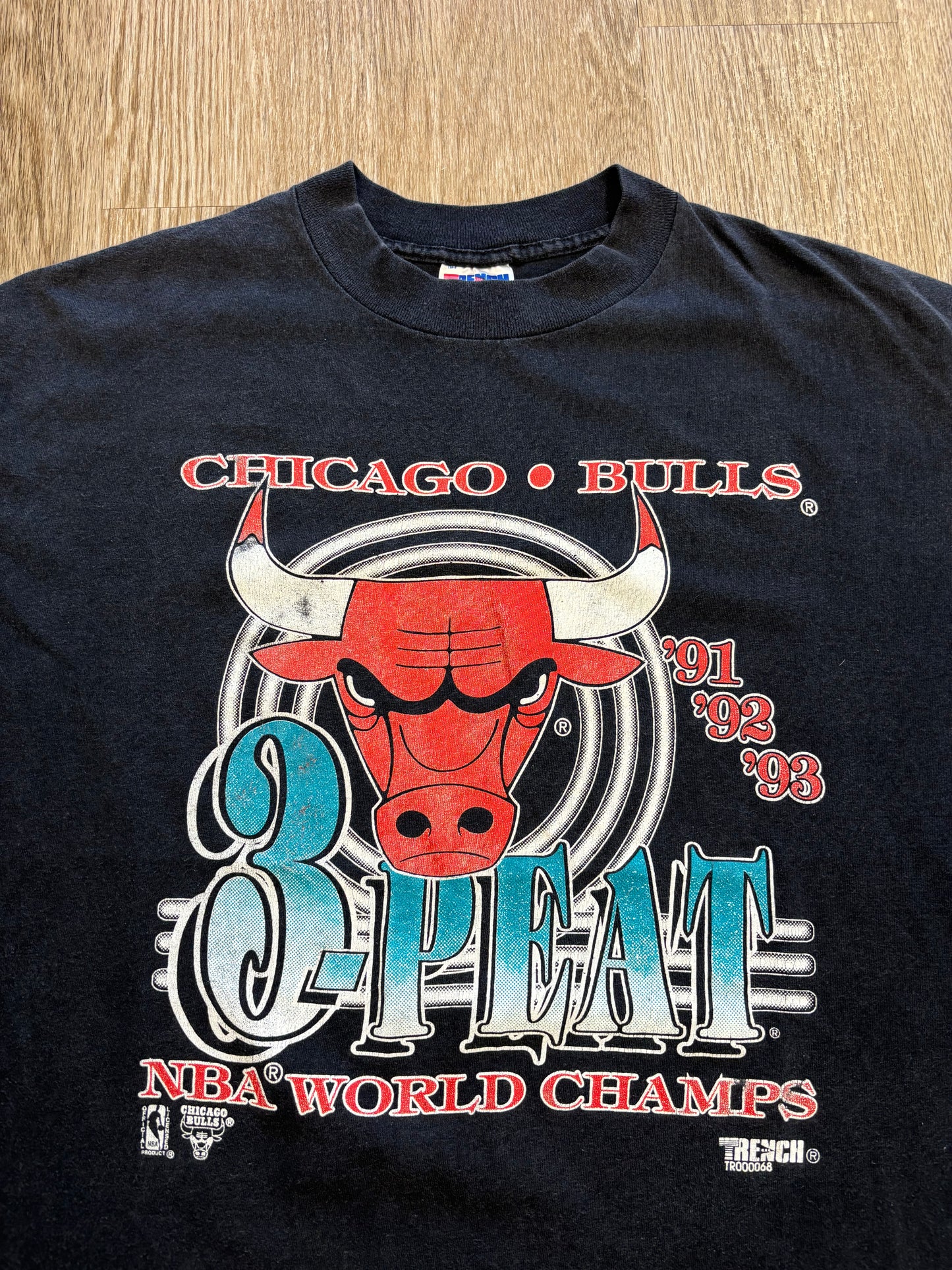 1993 Chicago Bulls 3-Peat Faded Black Tee RARE