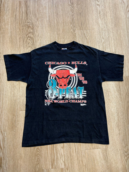 1993 Chicago Bulls 3-Peat Faded Black Tee RARE