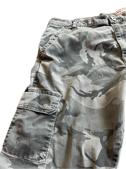 (36”x30”) Vintage Wrangler Camo Pants