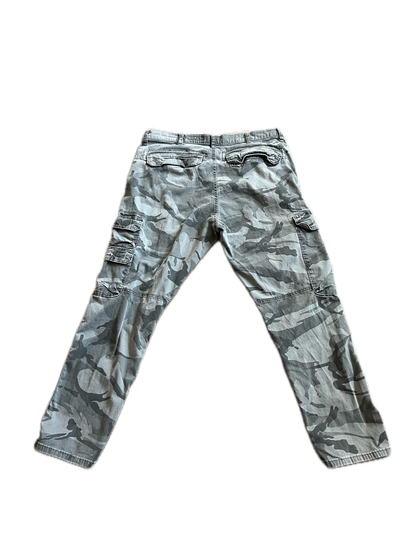 (36”x30”) Vintage Wrangler Camo Pants