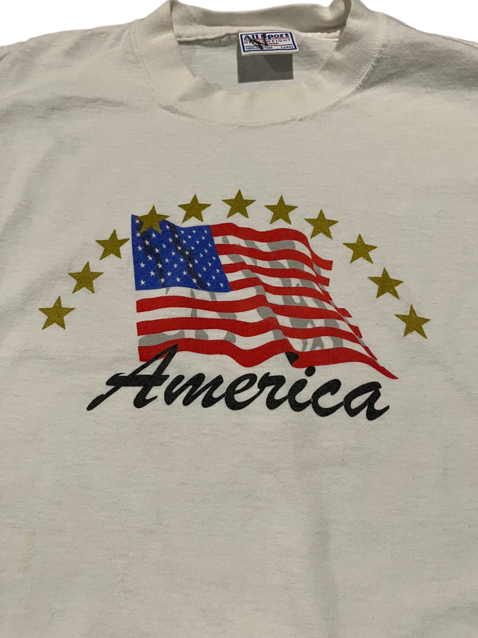 (L) 1990s Single Stitch America Tee